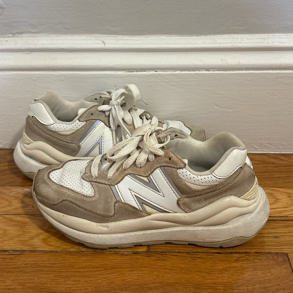 New Balance 5740 Sneakers - Women’s 7 / Men’s 5.5 